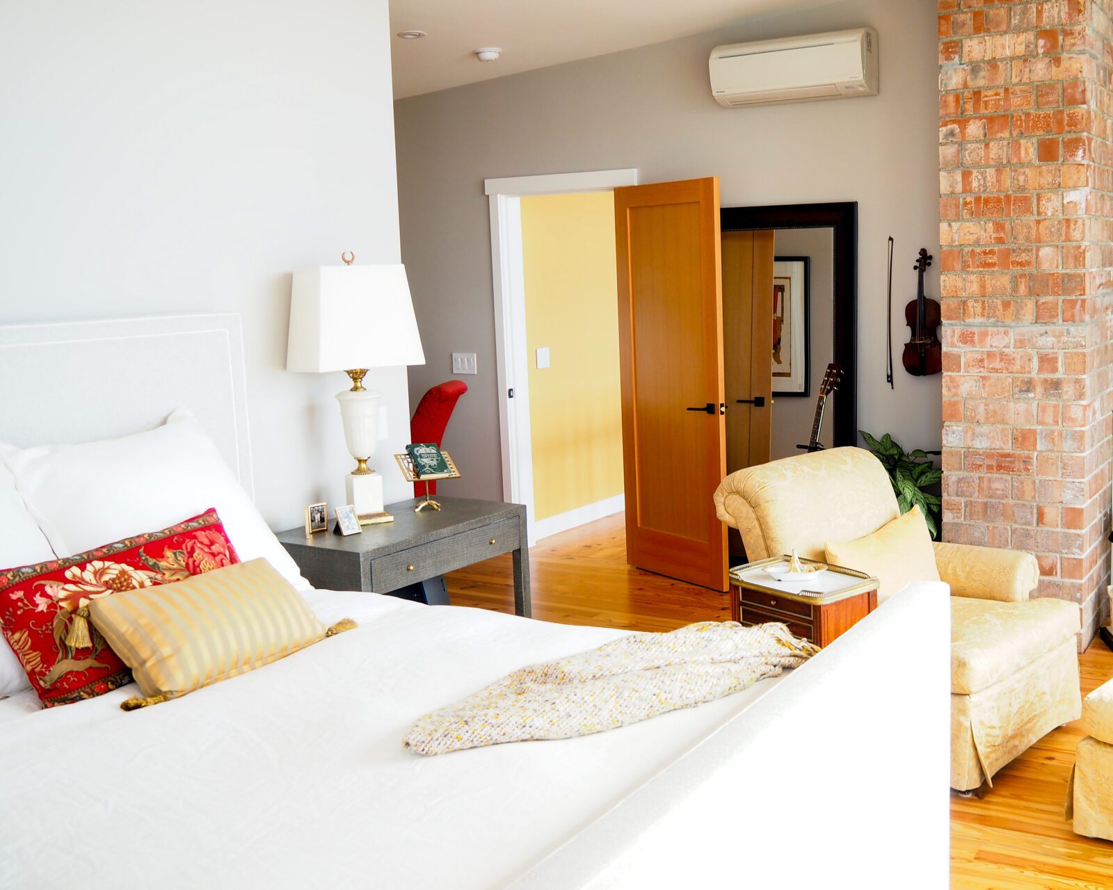 Master Bedroom with Ductless Heat Pump Ducoterra